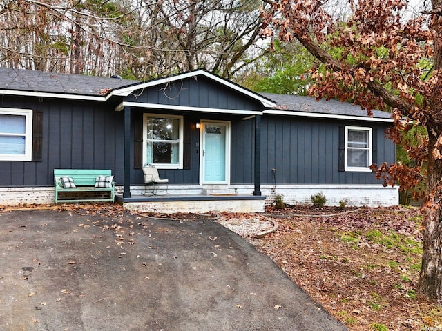 view of front of home featuring a porch