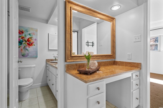 1201 Lakeshore Dr Unit 25, Hot Springs, AR 71913 - bathroom with toilet, vanity, tile patterned flooring, baseboards, and visible vents