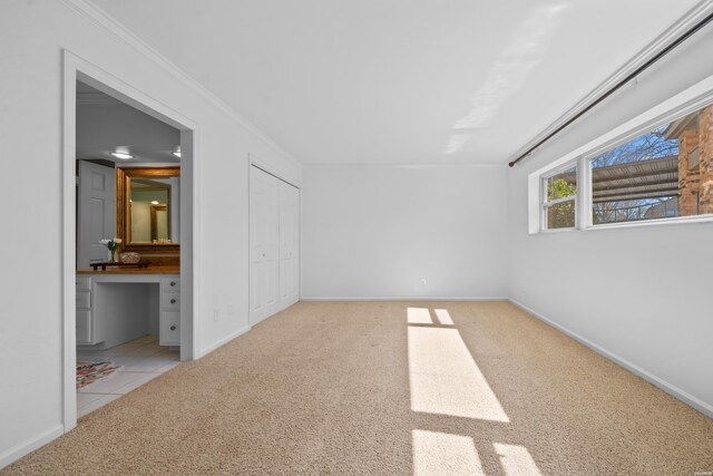 1201 Lakeshore Dr Unit 25, Hot Springs, AR 71913 - unfurnished bedroom with ensuite bath, carpet, baseboards, and crown molding