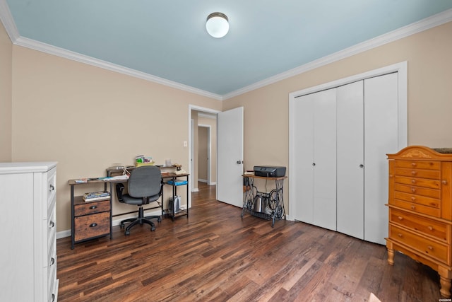 home office with crown molding, baseboards, and dark wood-style flooring