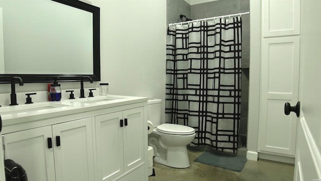 197 Country View Trl, Pearcy, AR 71964 - full bath featuring toilet, finished concrete floors, a shower with shower curtain, and double vanity