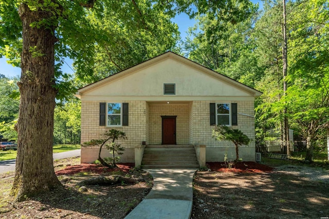 301 Walter St, Hot Springs, AR 71901 - view of front of home featuring fence