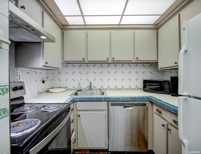 740 Weston Rd Unit B-804, Hot Springs, AR 71913 - kitchen featuring a sink, freestanding refrigerator, range with electric cooktop, dishwasher, and black microwave