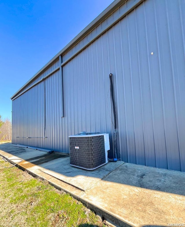 view of outdoor structure with cooling unit