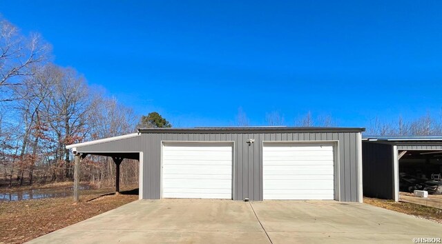 garage featuring a garage