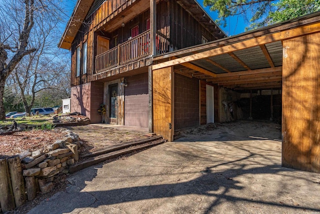 108 Helen St, Hot Springs, AR 71913 - exterior space with driveway and a carport