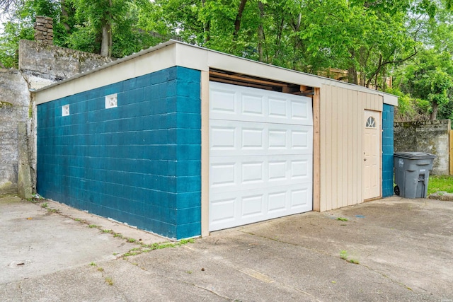 207 Hagen St, Hot Springs, AR 71913 - view of detached garage