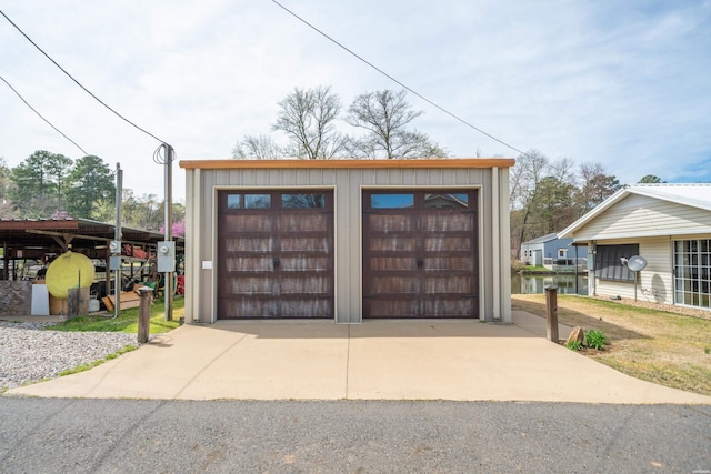 view of detached garage