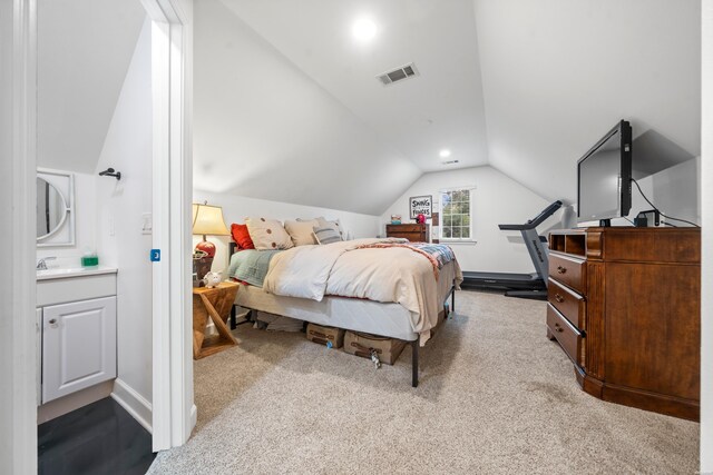 109 Spencer Chase Ct, Hot Springs, AR 71901 - bedroom featuring lofted ceiling and carpet