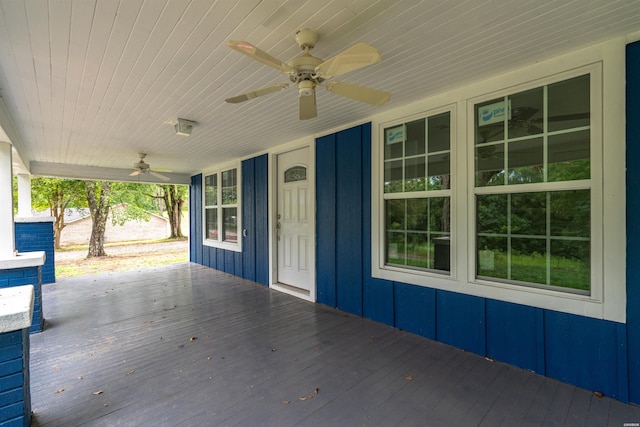 deck with a ceiling fan