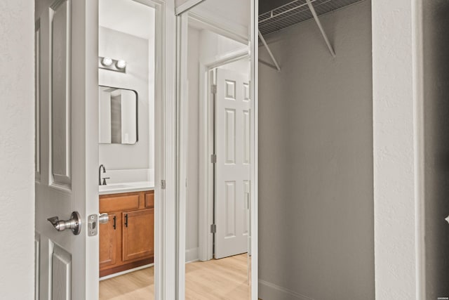 183 River Mill Ct Unit B-2, Hot Springs, AR 71913 - closet featuring a sink