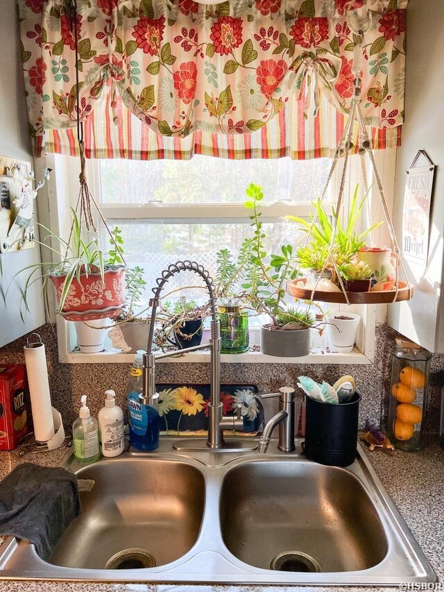 room details featuring a sink