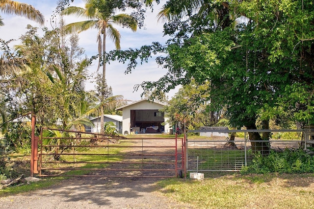 view of front of property