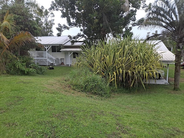 view of yard with a patio area