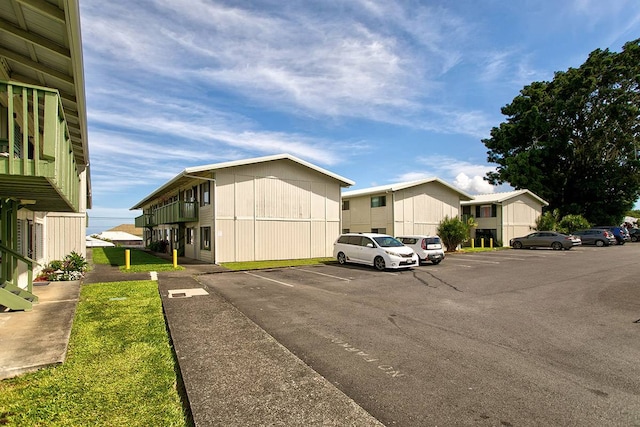 Listing photo 3 for 485 Waianuenue Ave Unit 211, Hilo HI 96720