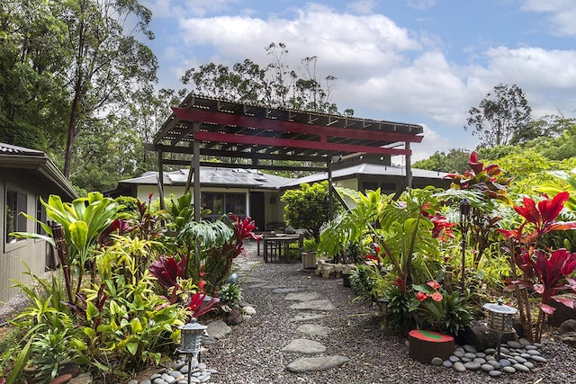 view of yard with a pergola