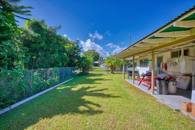 view of yard featuring a patio