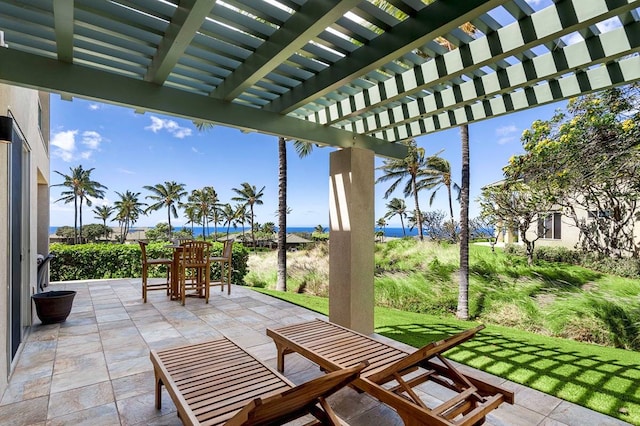 view of patio featuring a pergola