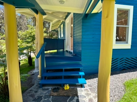 property entrance with a porch