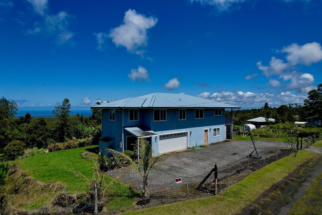 view of front of house featuring a garage