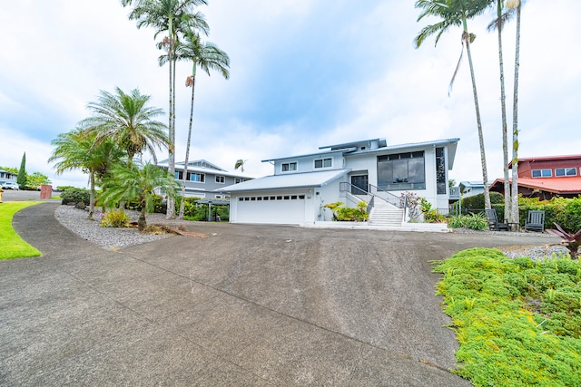 view of front facade featuring a garage