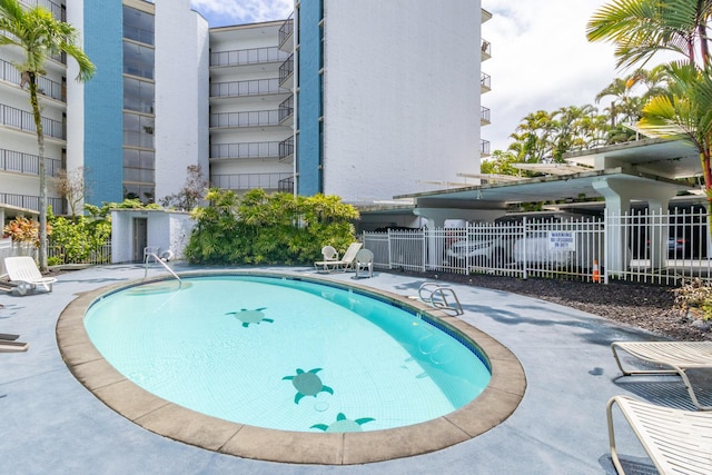 view of swimming pool