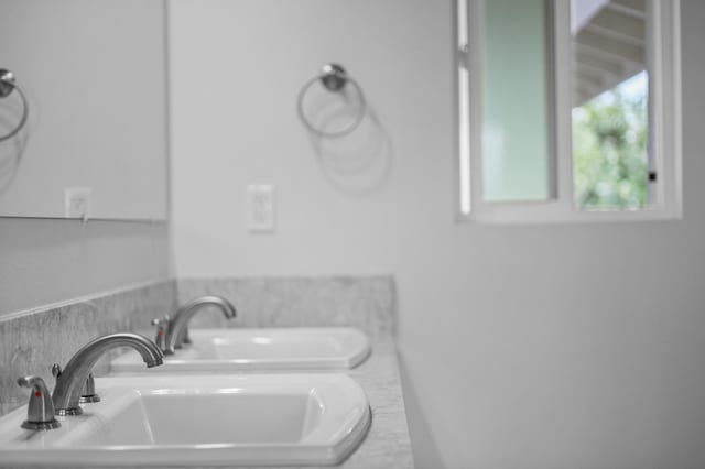 bathroom with sink