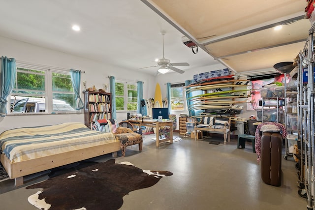 bedroom with ceiling fan