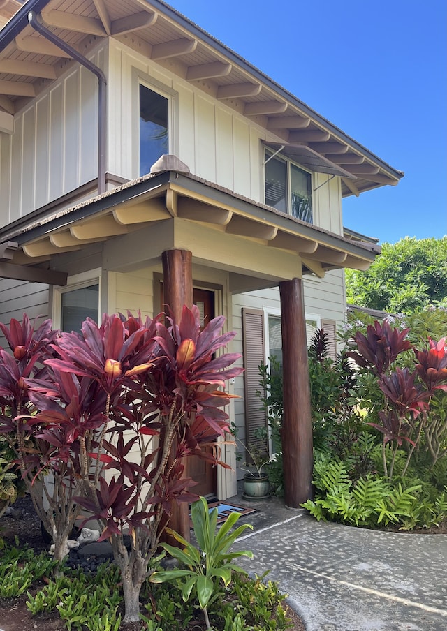 view of home's exterior