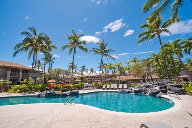 view of swimming pool