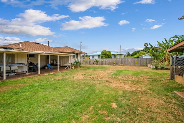 view of yard featuring a patio area