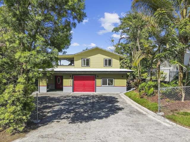 view of front facade with a garage