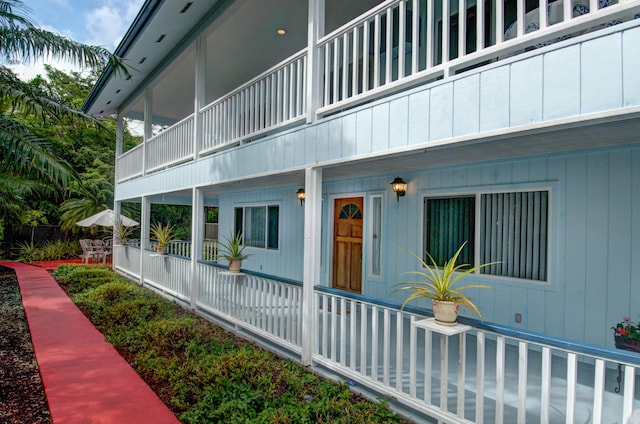 property entrance with a balcony