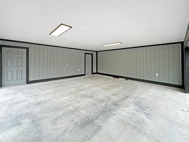 spare room featuring concrete floors