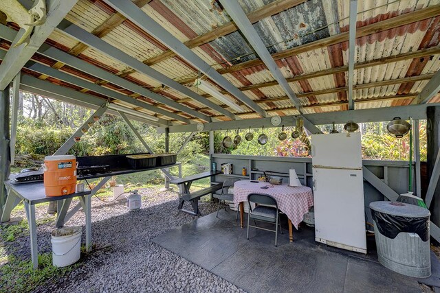 view of yard featuring a pergola