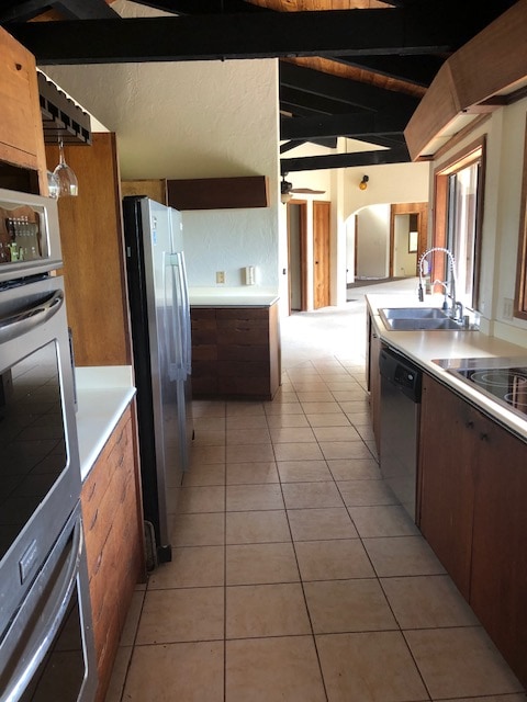 kitchen featuring decorative backsplash