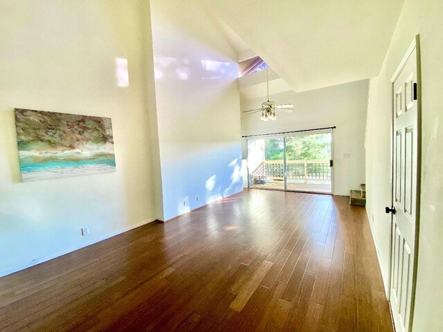 kitchen featuring light hardwood / wood-style floors, electric stove, and kitchen peninsula