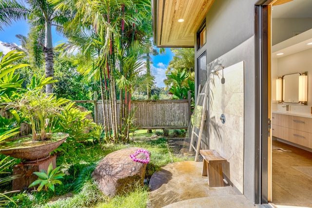 view of yard with a patio