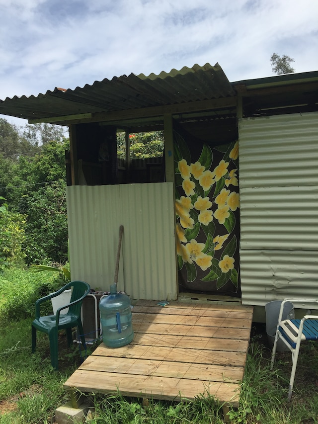 view of home's exterior