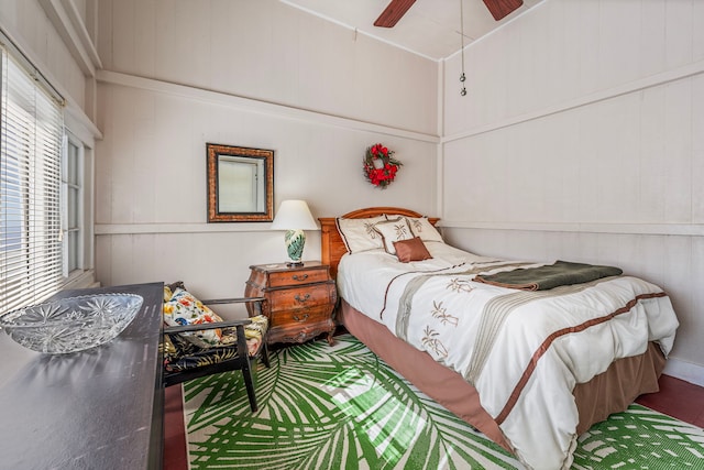 bedroom with ceiling fan