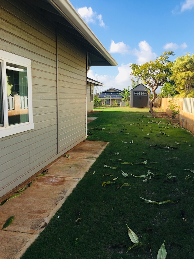 view of yard with a shed