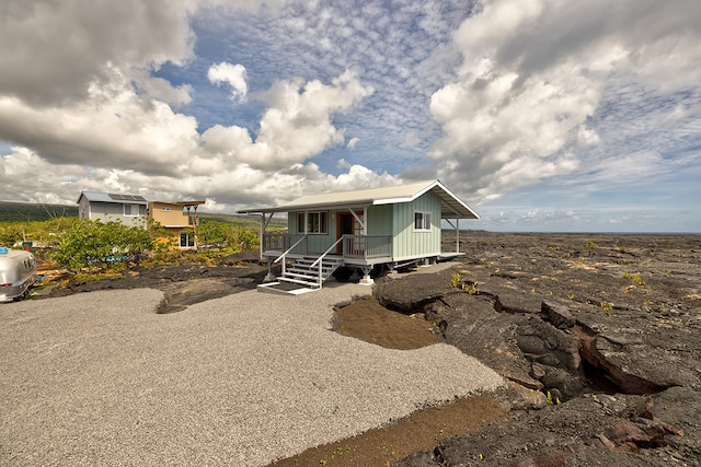 manufactured / mobile home with a porch