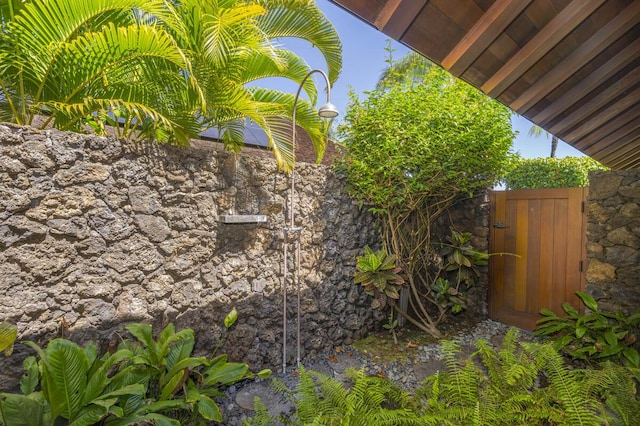 73-4839 Maia Loop Unit 40, Kailua-Kona, HI 96740 - view of yard with a gate and fence