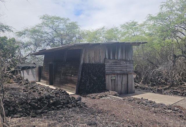 view of outdoor structure