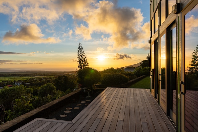 view of deck at dusk