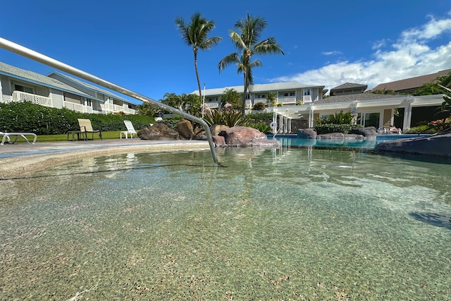 view of swimming pool