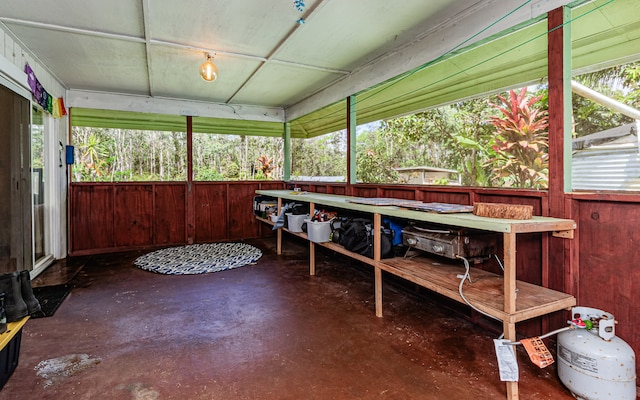 sunroom / solarium with a healthy amount of sunlight