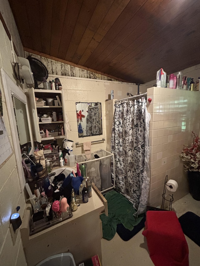 16-1248 Uhini Ana Rd, Mountain View, HI 96771 - bathroom featuring lofted ceiling, wood ceiling, and a shower with curtain