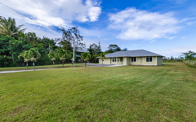 view of front of property with a front yard