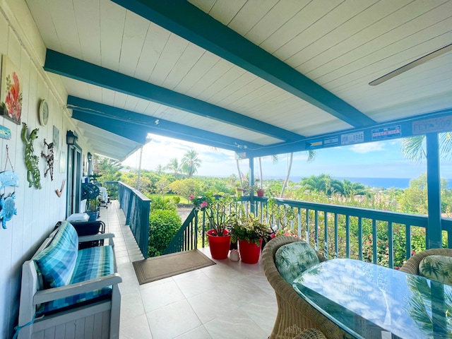 balcony with ceiling fan